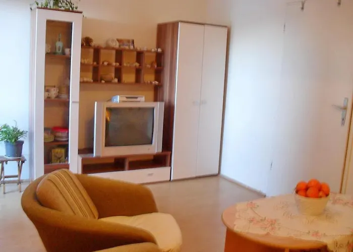 Bella Vista Apartment *